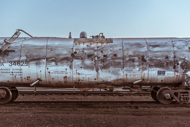 Planes, Trains, and Automobiles, frame 2
