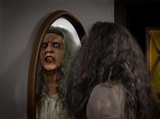 The Invite: She's Here, frame 73